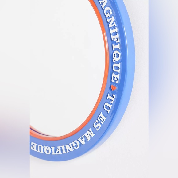 Anthropologie CLAUDETTE ROUND PETITE GALLERY WALL MIRROR
Style No. 101827707 - Picture 5 of 6